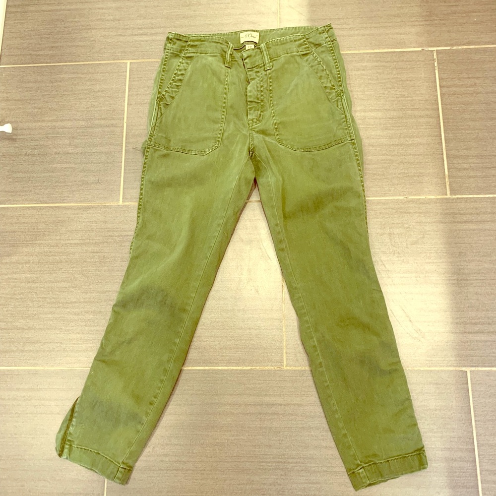 J. Crew green cargo pants in size 2P